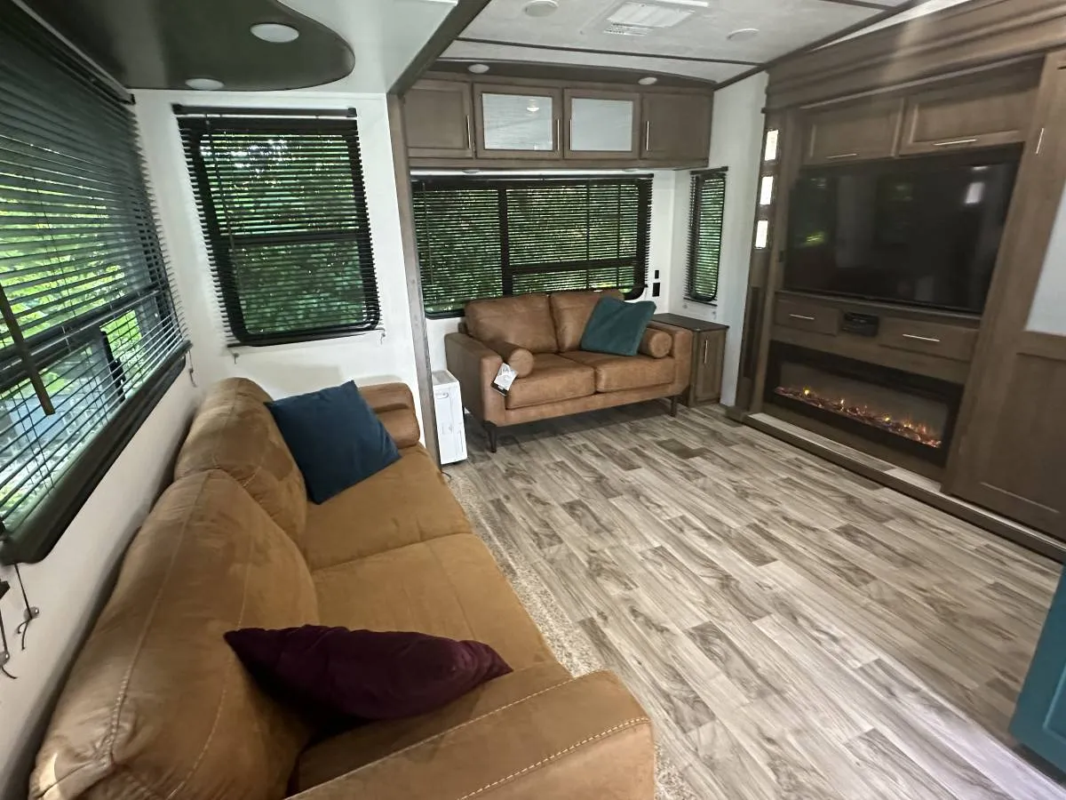 RV Image 11